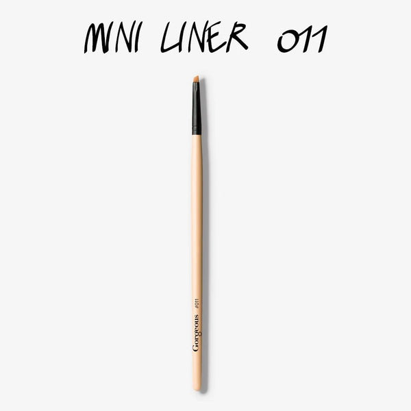 Brush #011 - Small Angled Liner